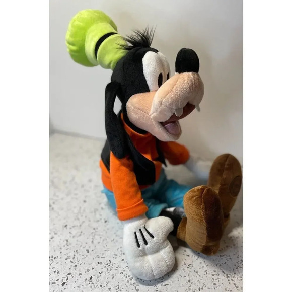 Used Disney Store Exclusive Plush 18" Goofy Stuffed Animal - Picture 3 of 7